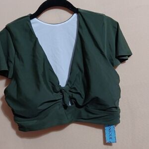 Nique Green Tie-Front Crop Blouse Short Sleeve